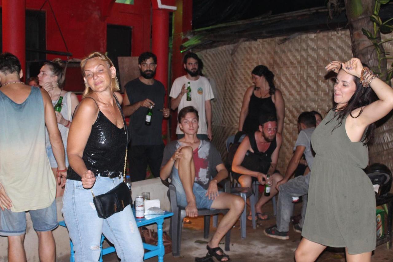 Mitra Hostel Arambol Exterior foto